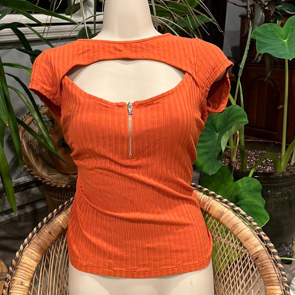 GUESS orange opened chest t-shirt